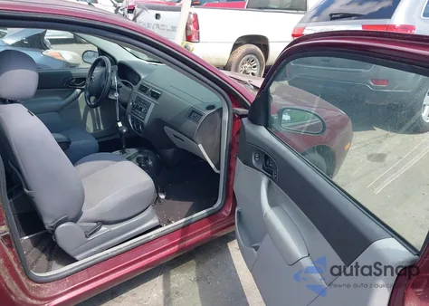 2006 Ford Focus Zx3 z USA, uszkodzony, nr VIN 1FAHP31NX6W233180